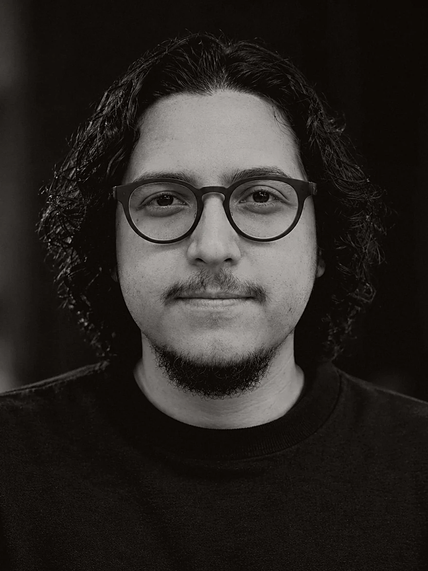 Black and white portrait of Fabio Pernía, Creative Director & Head of Sales — Forklia